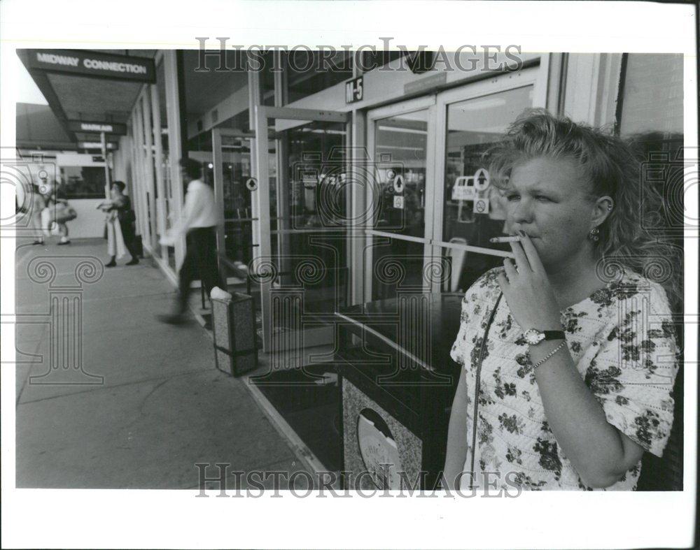 1994 Press Photo Smoking Midway Airport Bans Chicago - RRV44493 - Historic Images