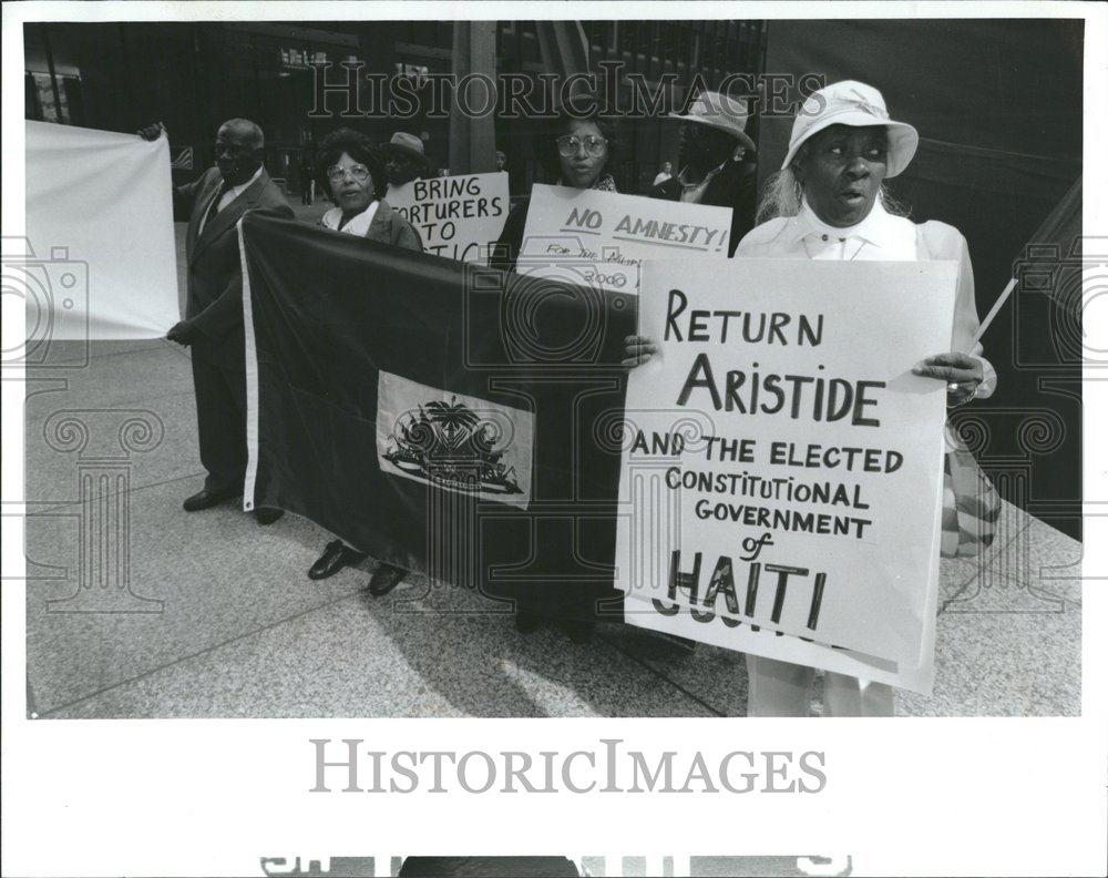 1994 Press Photo ProAristide Haitain Kluczynski - RRV59527 - Historic Images