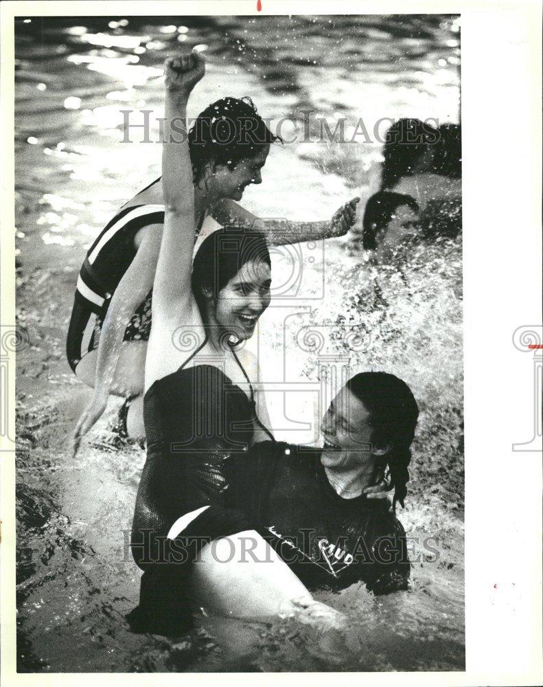 1984 Press Photo Nursing Students celebrate graduation - RRV63559 - Historic Images