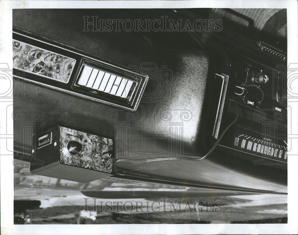 1977 Press Photo Radar Detector Installed Vehicle - RRV67201 - Historic Images