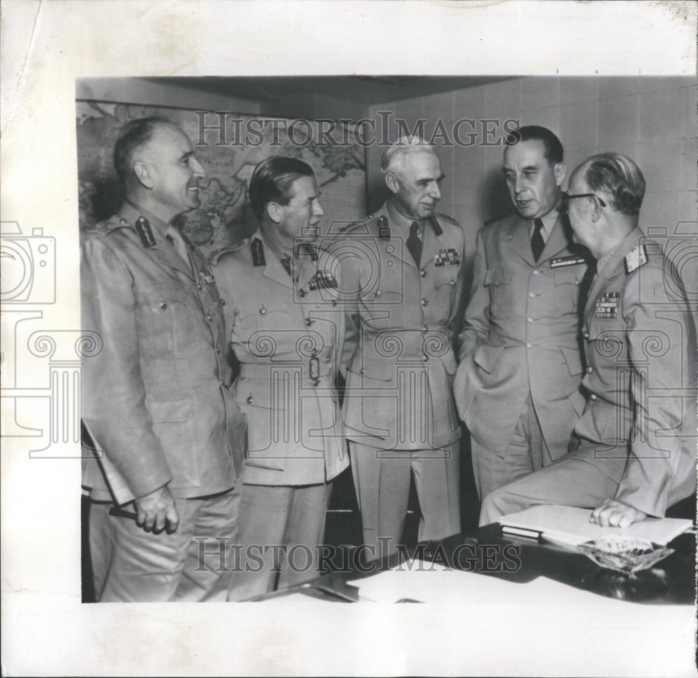 1954 Press Photo Military Leaders Meet Southeast Asia - RRV36603 - Historic Images