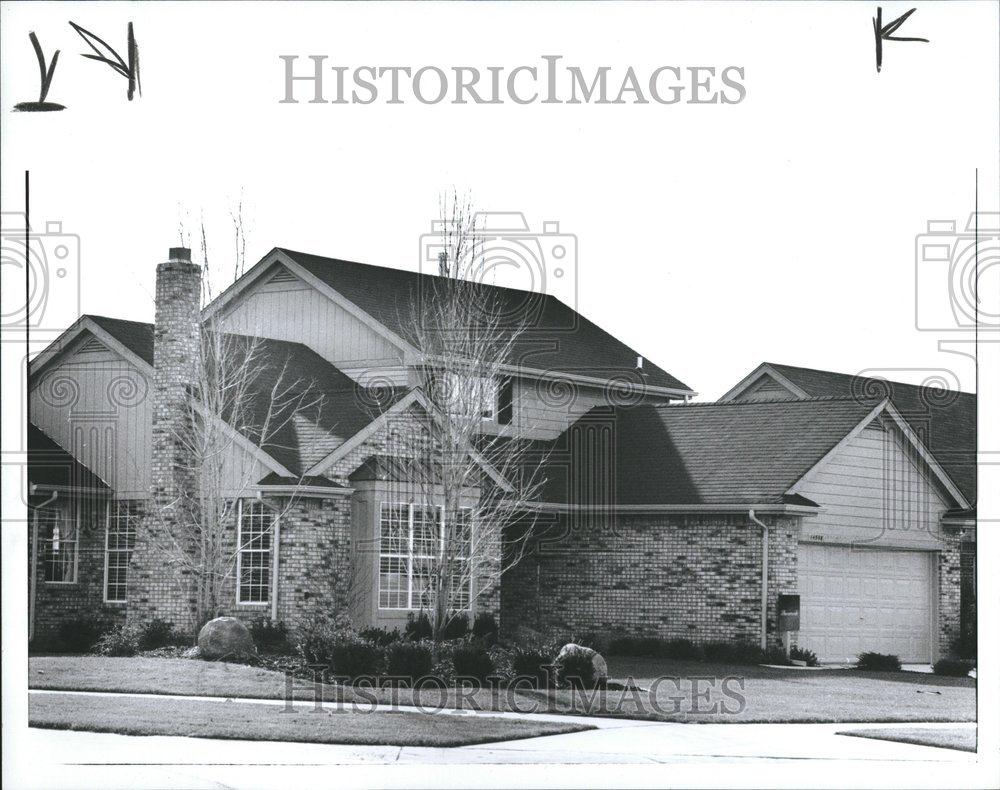 1990 Press Photo Moravian Pointe Bedroom Colonial Three - RRV01253 - Historic Images