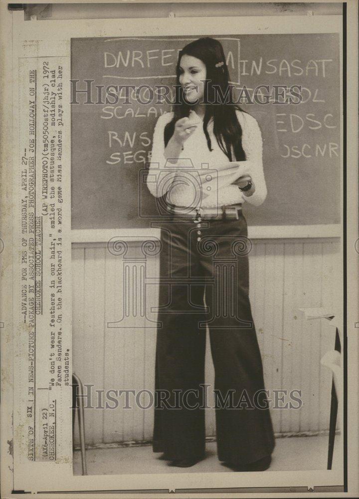 1972 Press Photo Cherokee School Teacher Fareo Sanders - RRV70661 - Historic Images