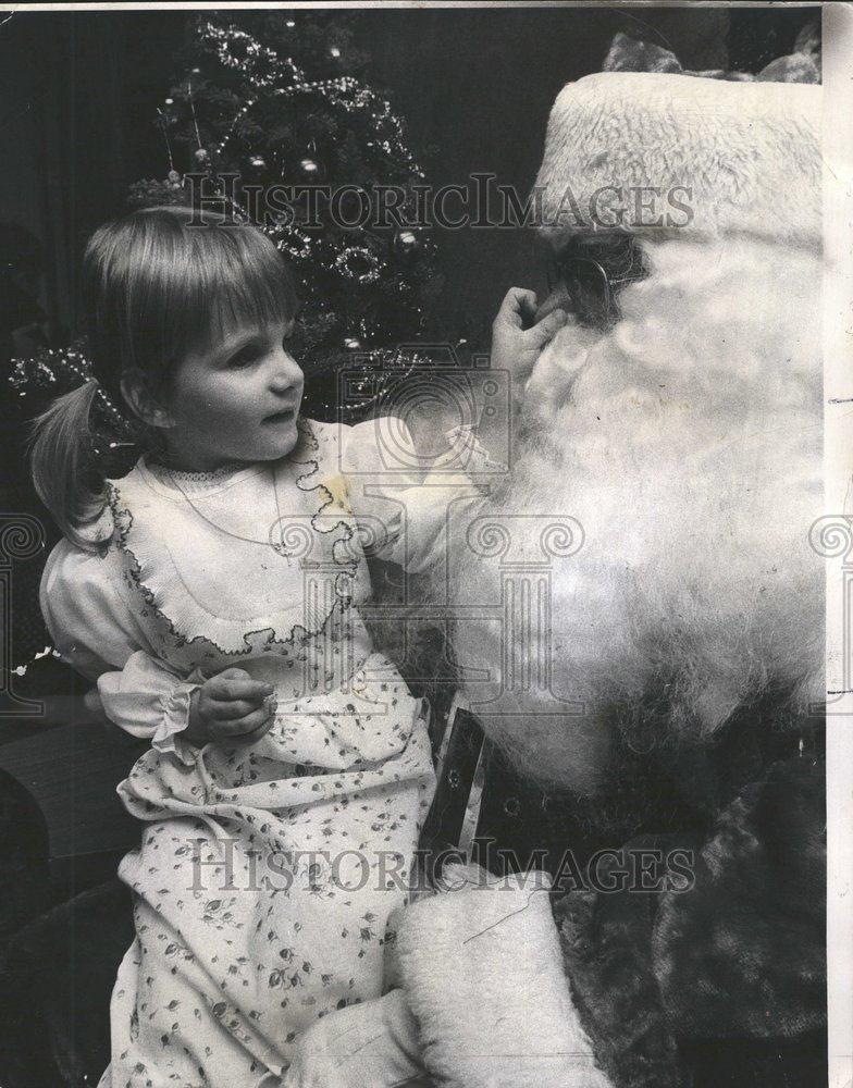 1973 Press Photo Santa Cara Dunne Pick congress hotel - RRV61397 - Historic Images