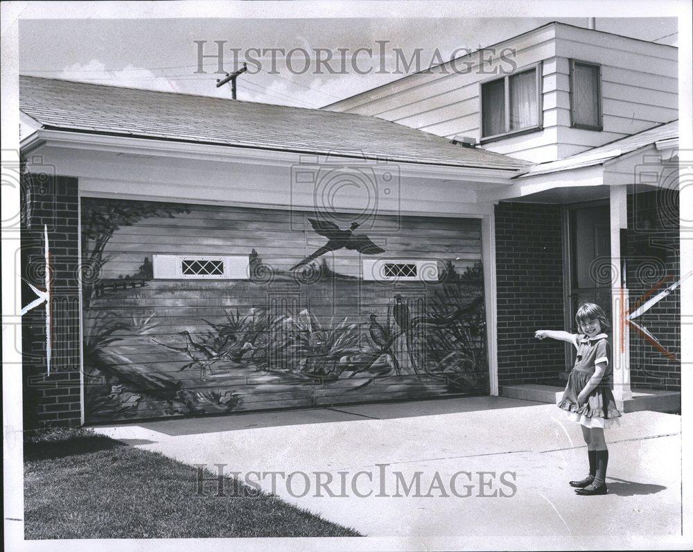 1966 Press Photo Betsy Binkowski, Wildlife Garage door - RRV71243 - Historic Images