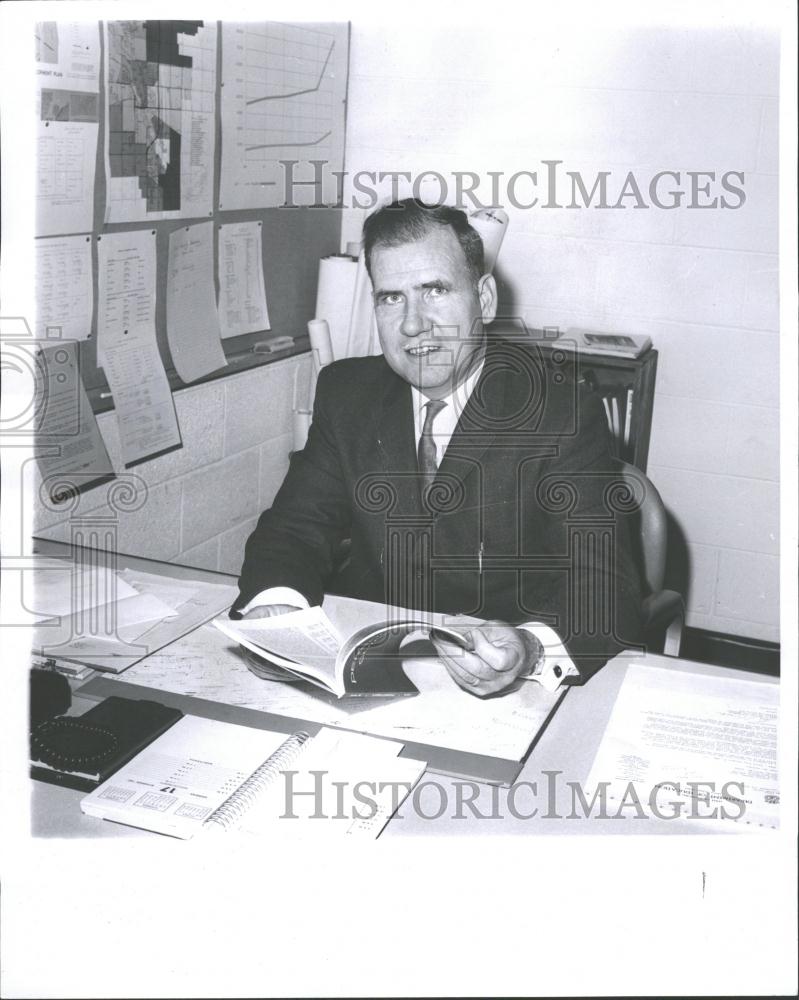 1966 Press Photo David L. Walsh - RRV33309 - Historic Images