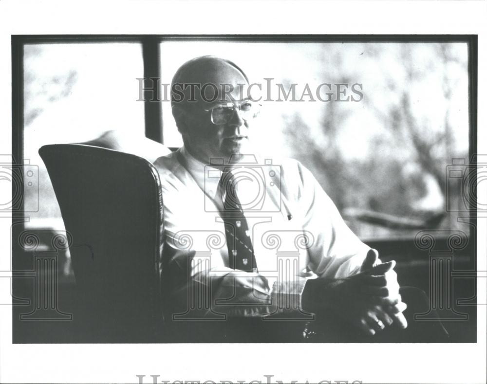 1989 Press Photo Northwest Airlines CEO Steven Rothmeie - RRV36453 - Historic Images