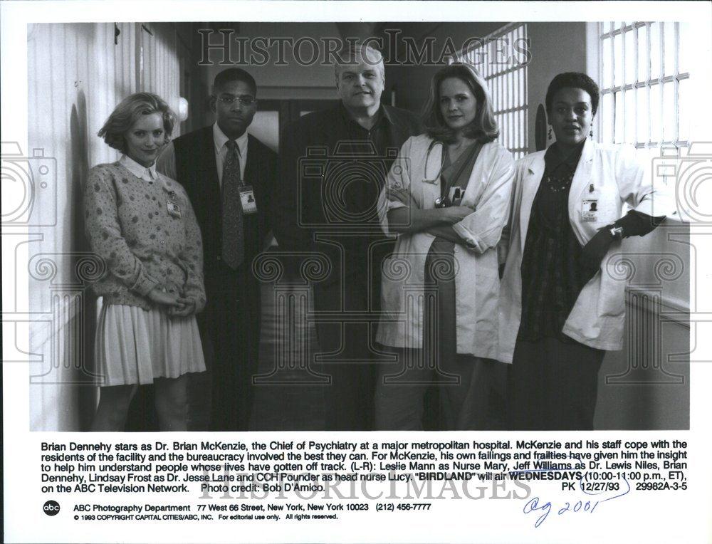 2001 Press Photo Brian Dennehy actor Leslie Mann Jeff - RRV45687 - Historic Images
