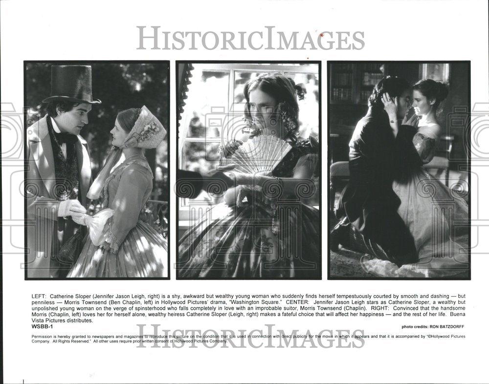 1997 Press Photo Jennifer Jason Leigh shy awkward woman - RRV49765 - Historic Images