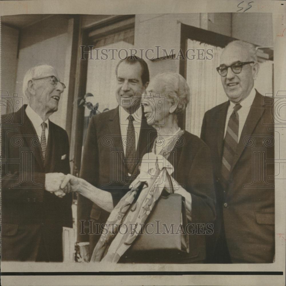 1970 Press Photo President with visitors from past - RRV27187 - Historic Images