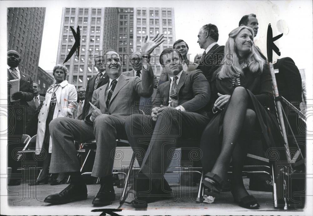 1972 Press Photo George McGovern Ted Kennedy Detroit - RRV01615 - Historic Images