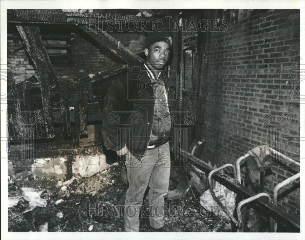 1991 Photo Tim Smith Saved Family From Chicago Fire - RRV59791 - Historic Images