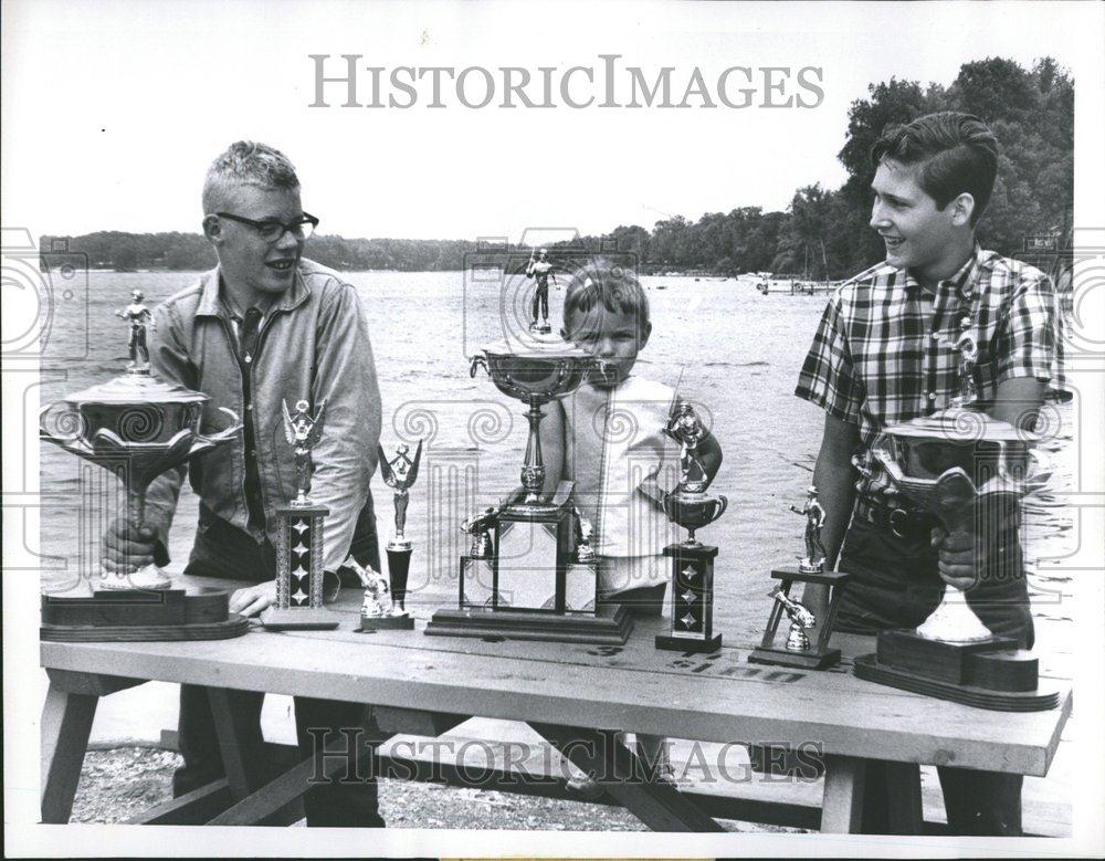 1965 Press Photo Grandchild fishing tournament Anticho - RRV42399 - Historic Images