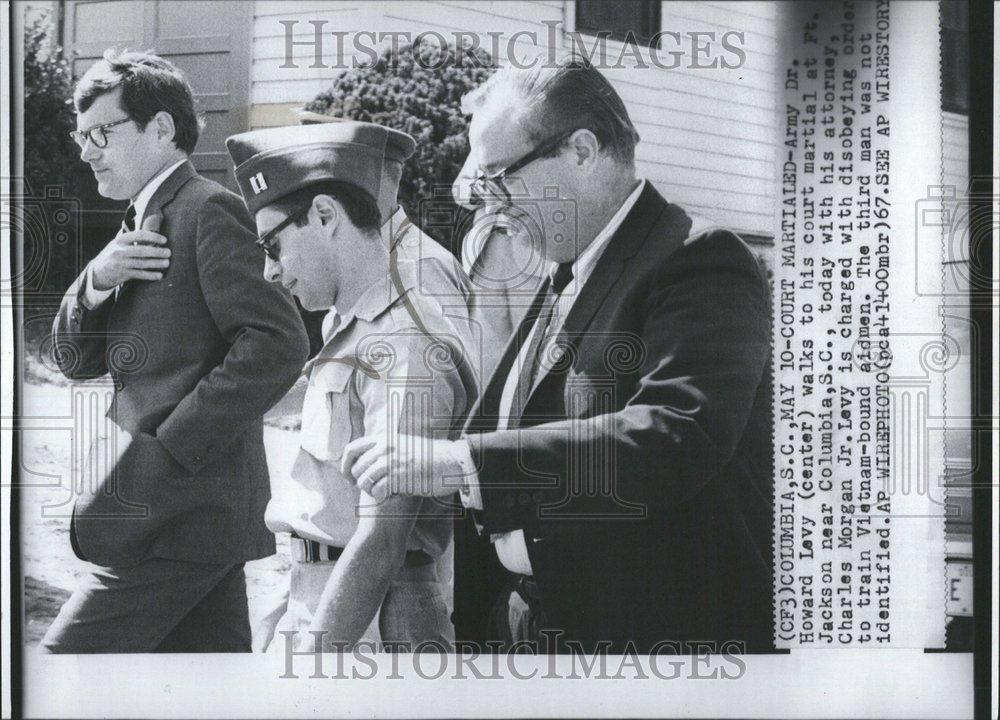 1967 Press Photo Army DrHoward Levy Jackosn Columbia - RRV45987 - Historic Images