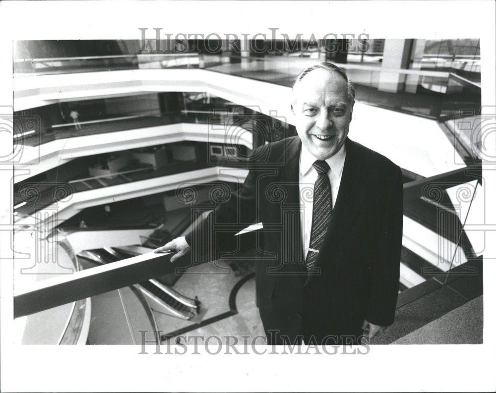 1991 Press Photo Thomas R. Ricketts CEO Federal Bank - RRV72239 - Historic Images