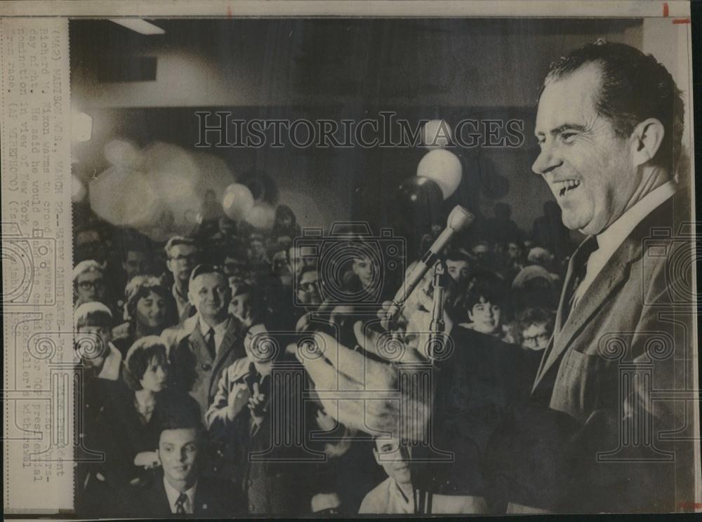 1968 Press Photo Nixon Campaign Madison Crowd Speaking - RRV25927 - Historic Images