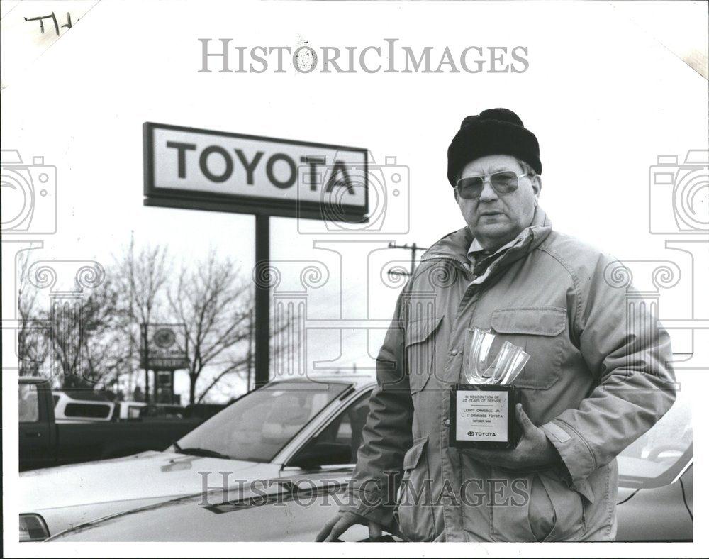 1991 Press Photo LeRoy J.Ormsbee Toyota Dealer Michigan - RRV51341 - Historic Images