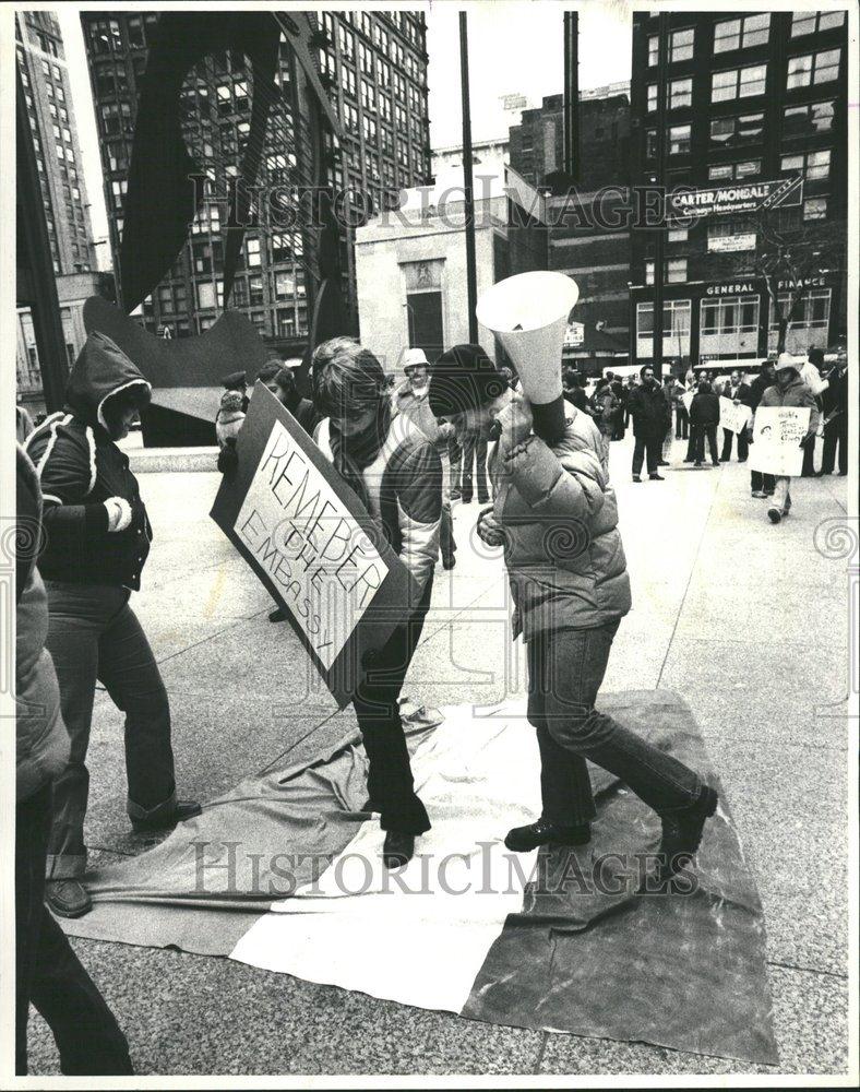 1979 Press Photo Embassy Sign Iranian Marcher Daley - RRV56165 - Historic Images