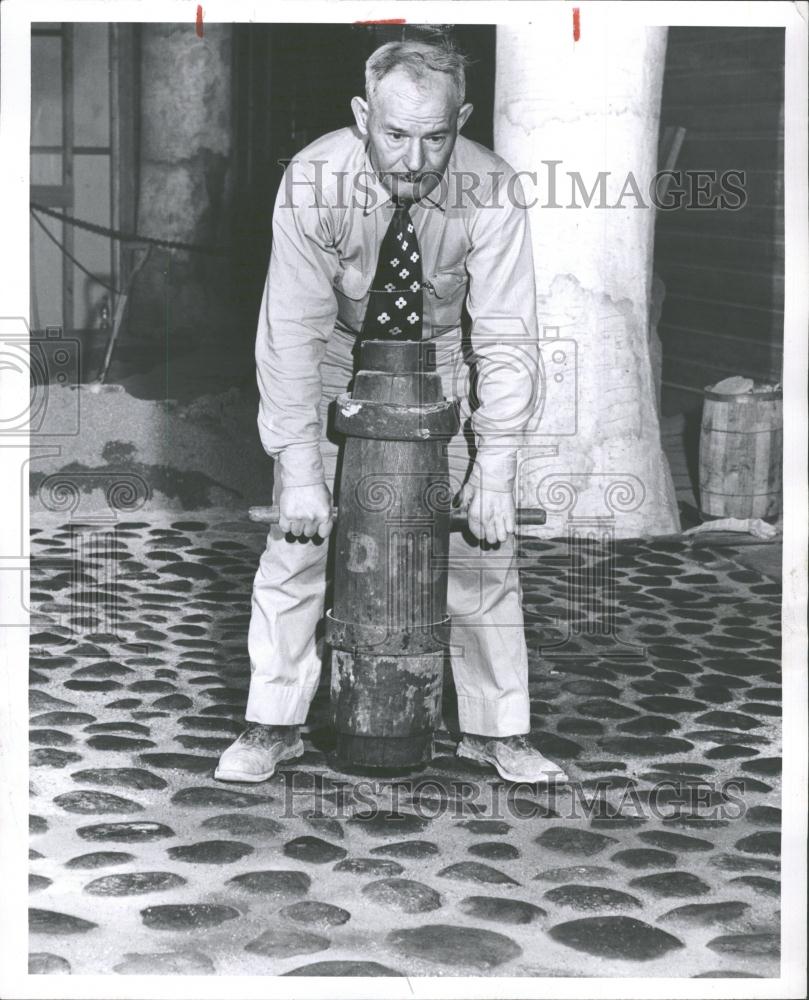 1954 Press Photo Detroit Historical Museum - RRV33627 - Historic Images