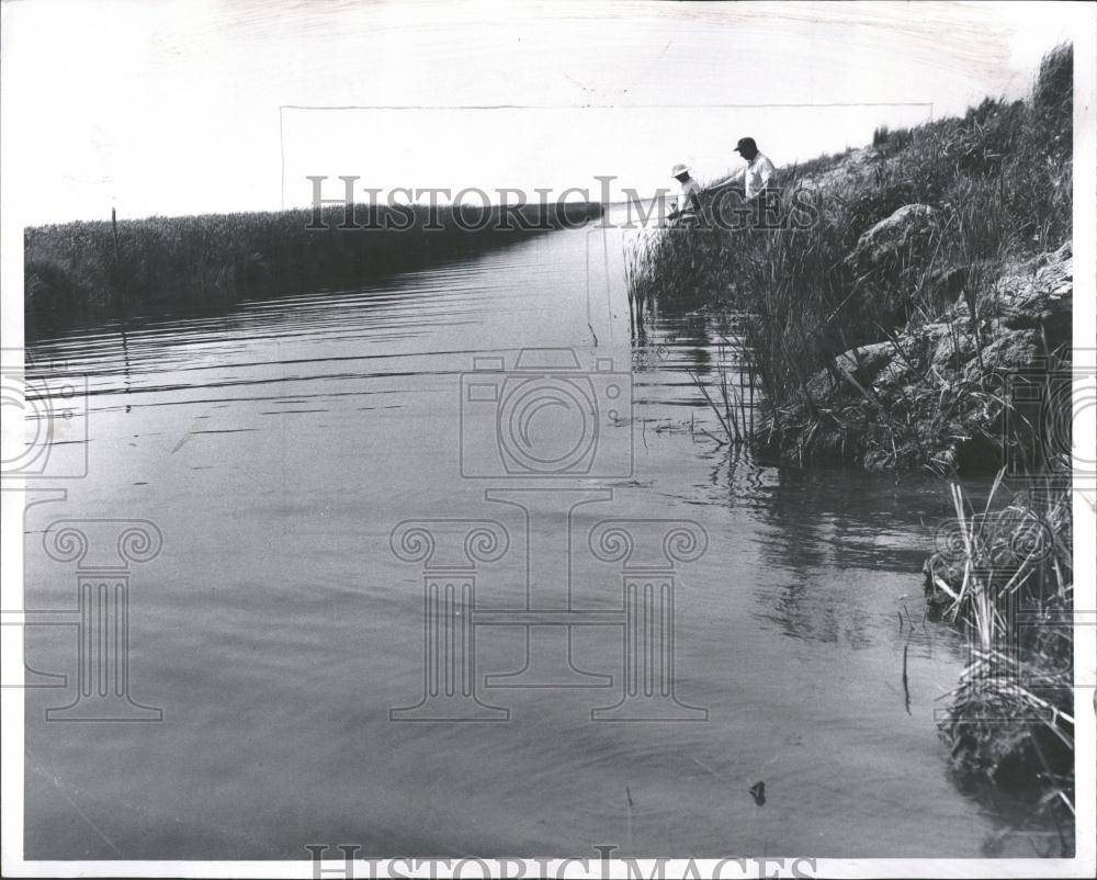 1961 Press Photo Walpole Island Men Fishing - RRV36901 - Historic Images