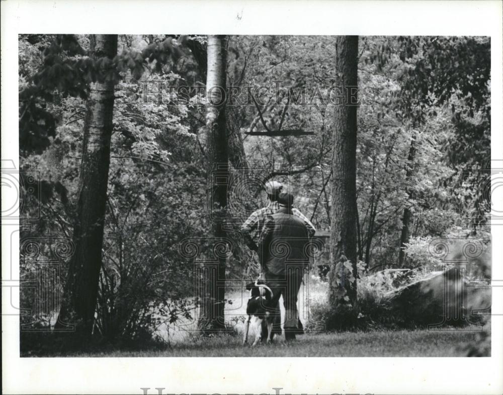 1984 Press Photo Big Cat Hunting In Manchester - RRV02973 - Historic Images