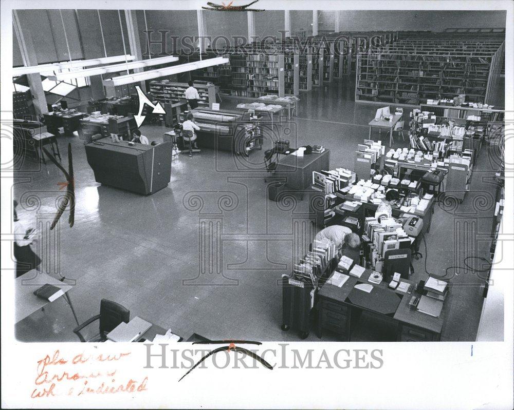 1966 Press Photo Interior Wayne County Library Michigan - RRV71213 - Historic Images