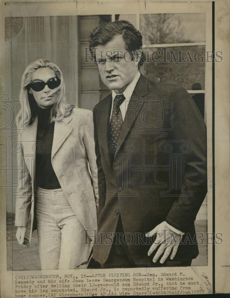 1973 Press Photo Edward Kennedy Joan Georgetown Son - RRV14333 - Historic Images