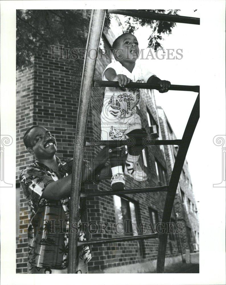 1990 Press Photo Lewis R Wilson Lewis Jr. Father - RRV62263 - Historic Images