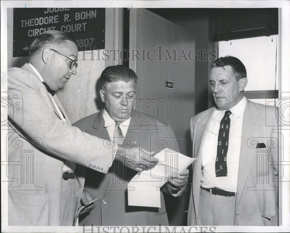 1956 Press Photo Lt Conrad Konetshyn gambling arrest - RRV38831 - Historic Images