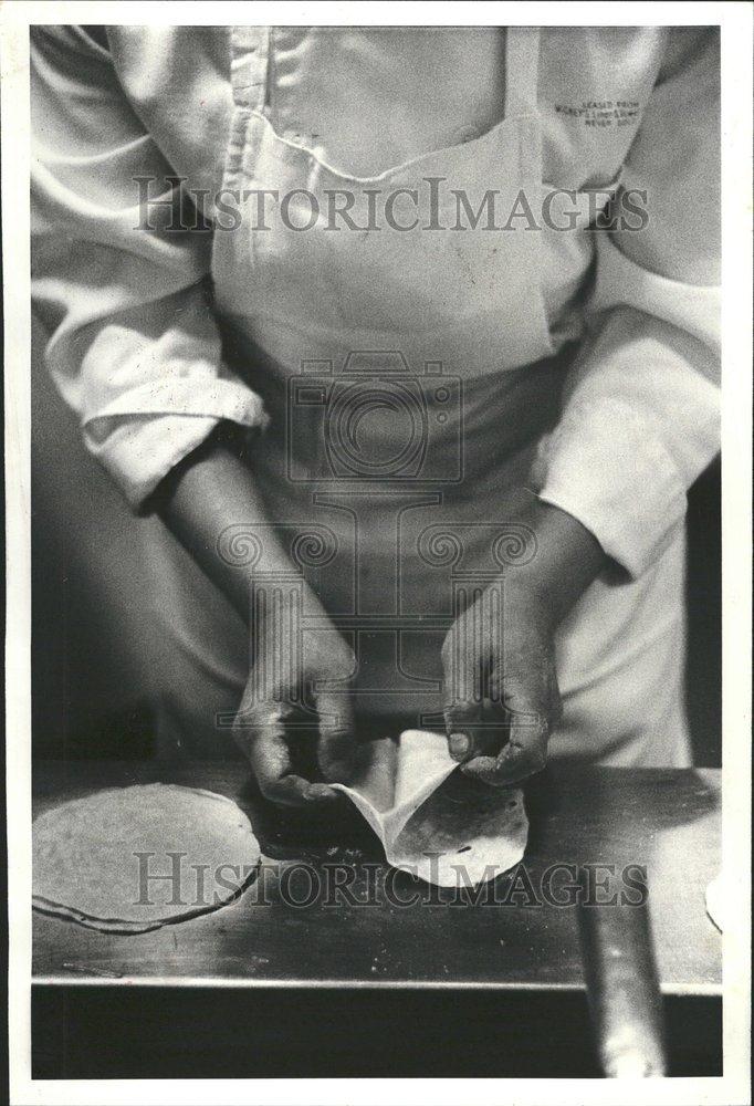 1979 Press Photo Peking duck ladle water Mandor pancake - RRV60121 - Historic Images