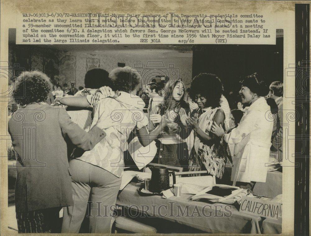 1972 Press Photo Anti Mayor Daley National Convention - RRV59503 - Historic Images