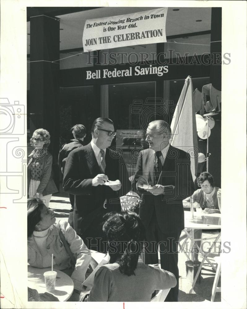 1974 Press Photo Bell Federal Savings Birthday Party - RRV65345 - Historic Images