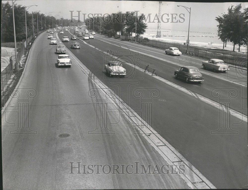 1955 Press Photo Lake Shore Dr Traffic Chicago Illinois - RRV67641 - Historic Images