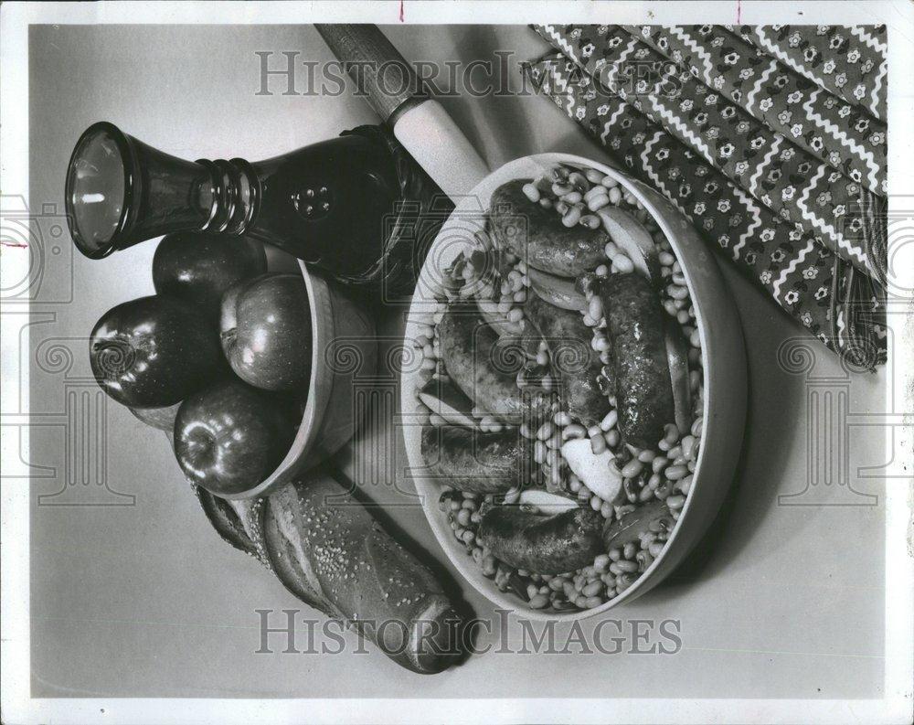 1976 Press Photo Black eyed peas sausages tangy beef - RRV59369 - Historic Images