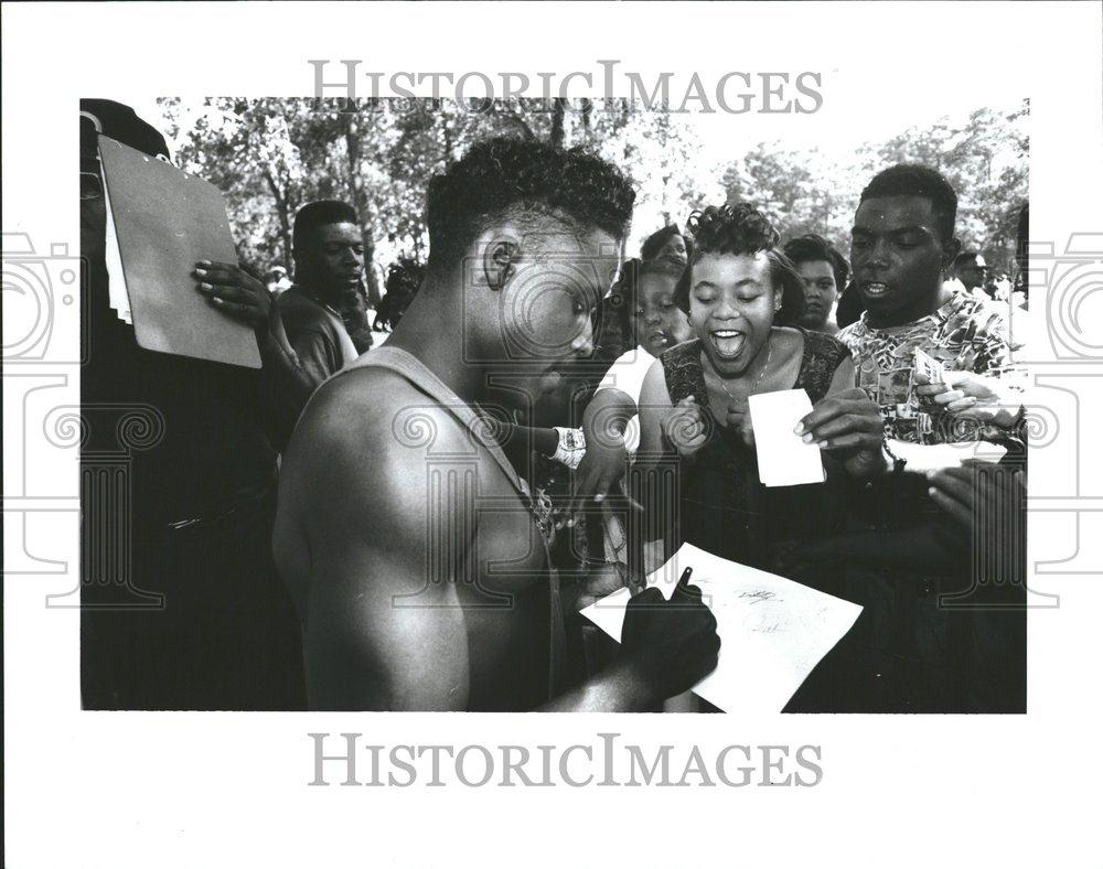 1991 Press Photo Melvin Riley Ready World WJLB Family - RRV58745 - Historic Images