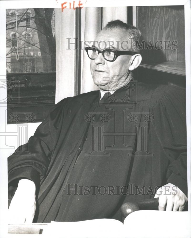 1960 Press Photo Judge Michael Carland Michigan - RRV34361 - Historic Images