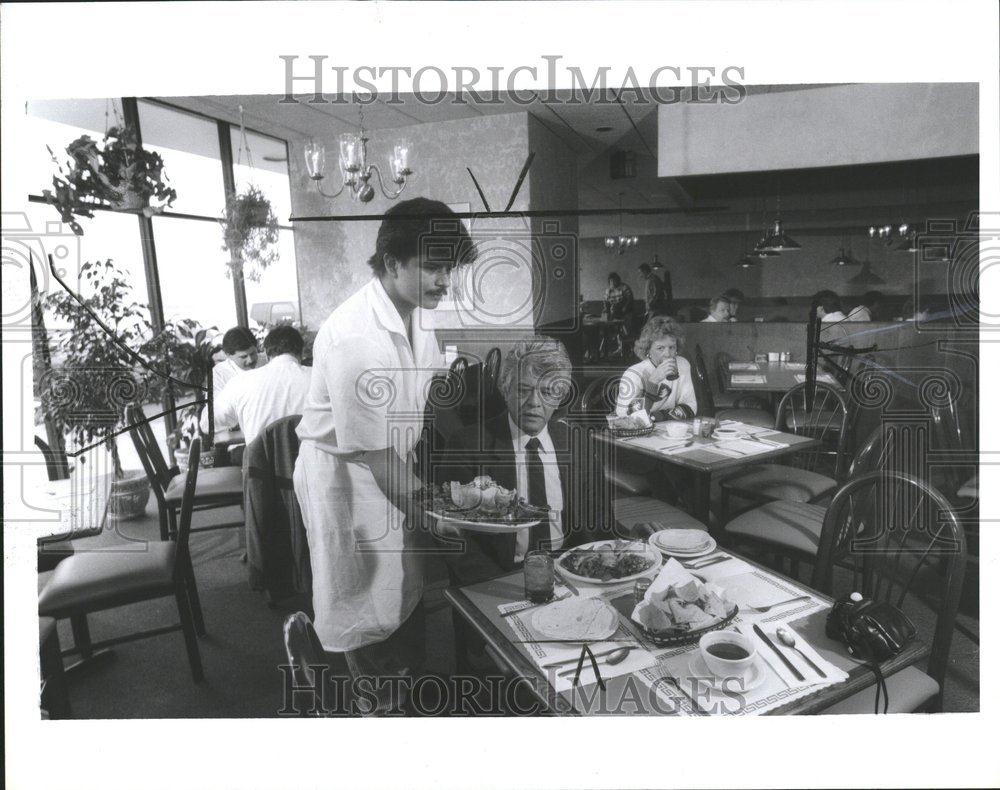 1990 Press Photo Dos Pesos Restaurant/Belleville Mich - RRV51171 - Historic Images