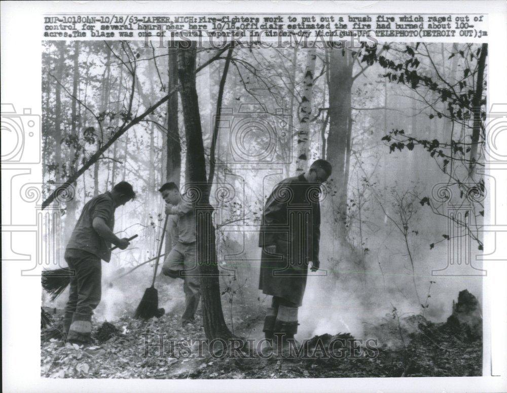 1963 Press Photo Brush Work Fire Fighters Control Hour - RRV59455 - Historic Images