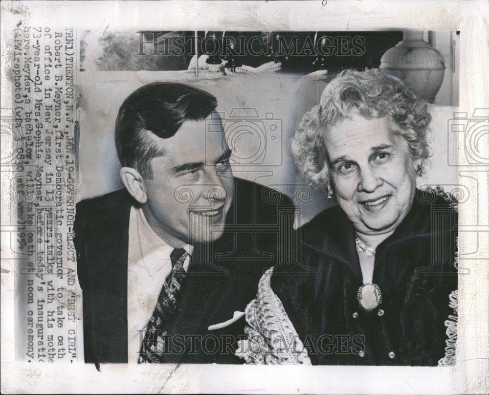 1954 Press Photo Gov. Ralph Meyner and his mother - RRV71787 - Historic Images