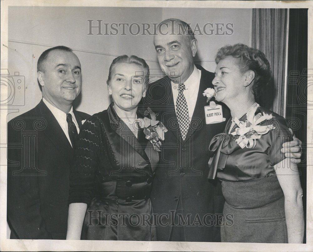 1967 Press Photo Mr. &amp; Mrs. Jerry Moore &amp; Albert Pick - RRV45107 - Historic Images