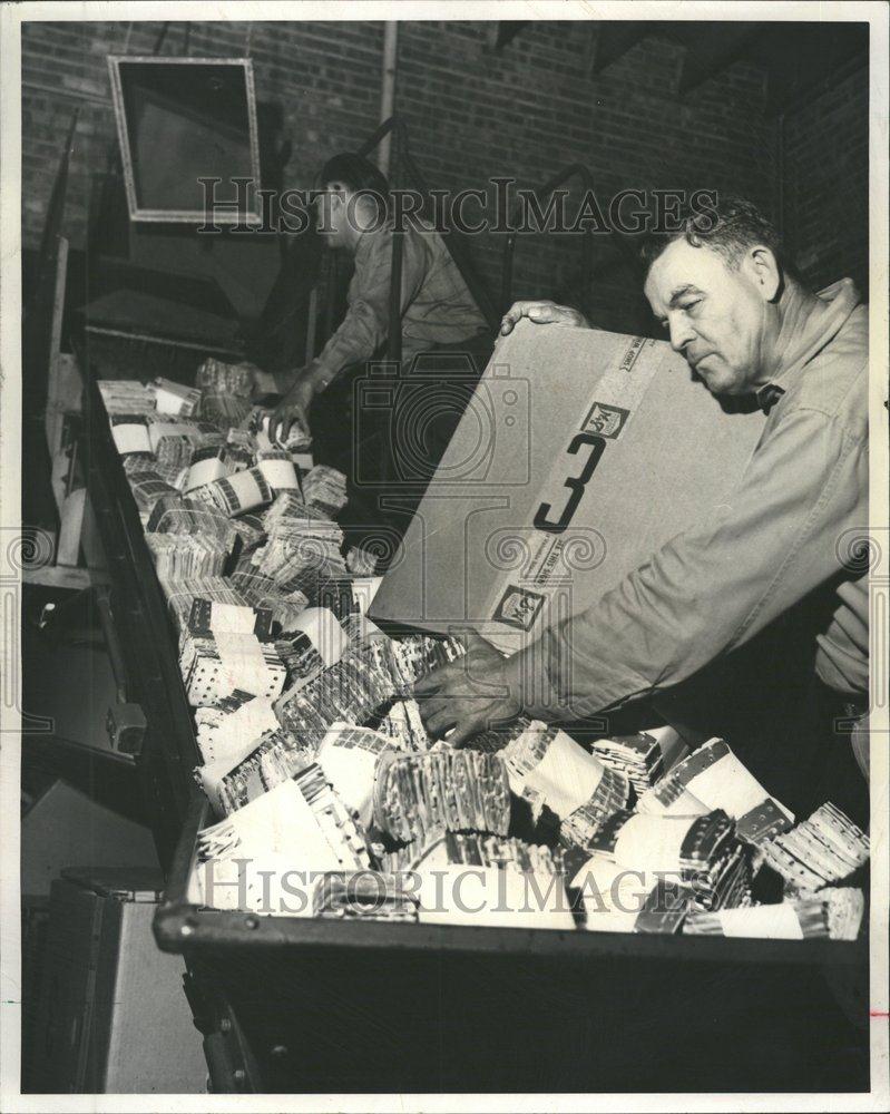 1964 Press Photo S&amp;H Green Stamps Chicago IL - RRV63717 - Historic Images