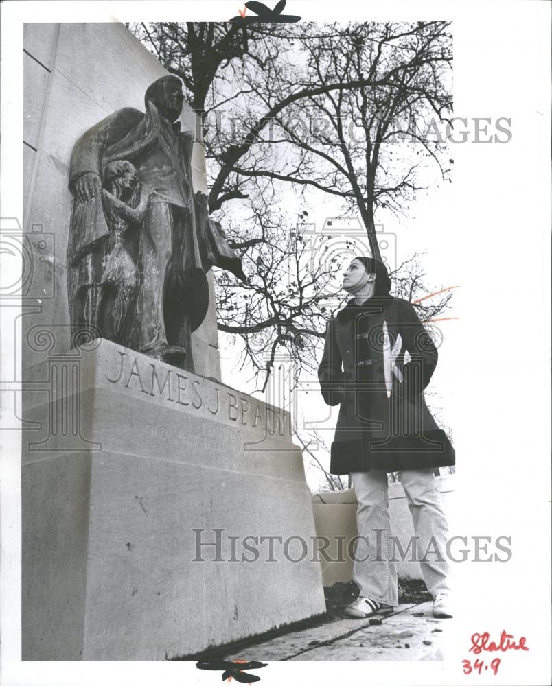 1974 Press Photo Detroit James J. Brady Statue - RRV33701 - Historic Images