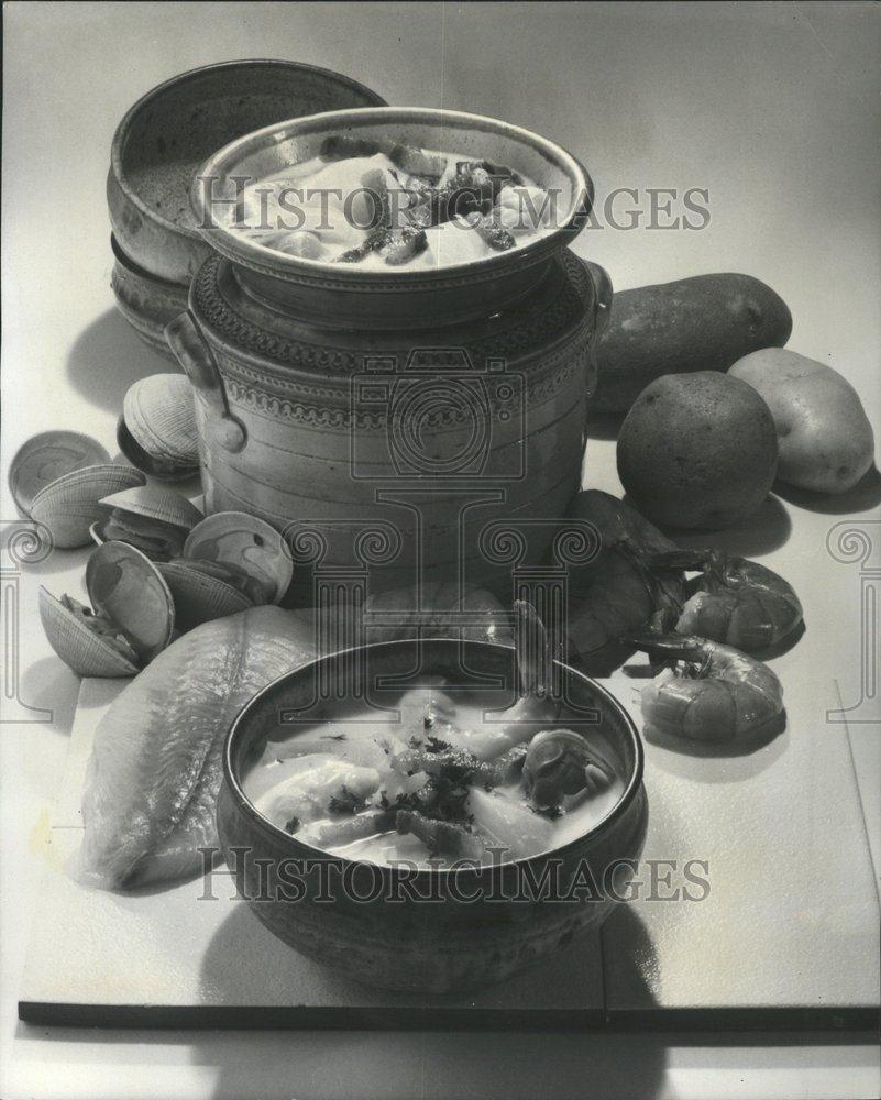 1976 Press Photo Wheat Bread Carrot Green Pepper Meal - RRV60185 - Historic Images