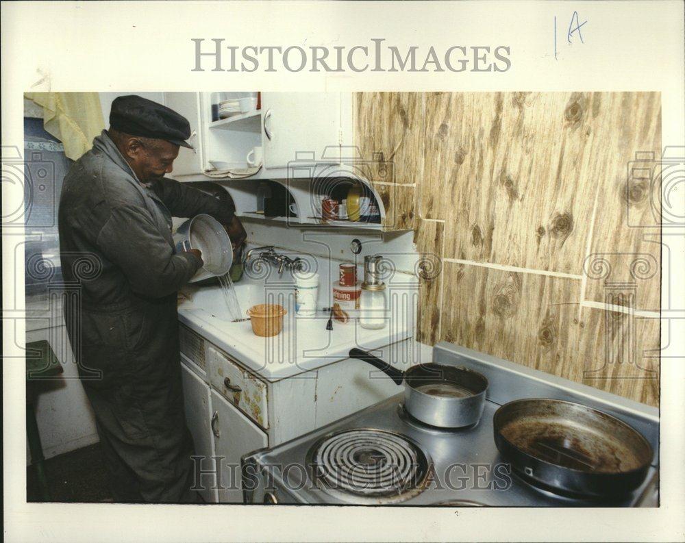 1992 Press Photo Heiman Garden Prepares Food House - RRV01367 - Historic Images