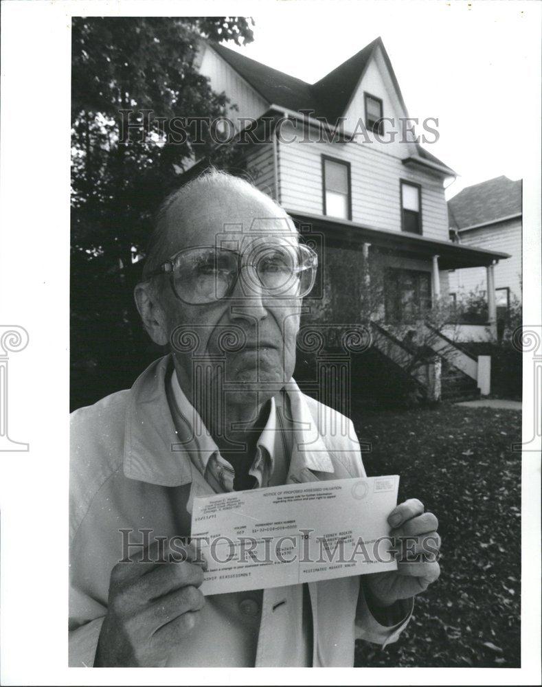 1991 Press Photo Sidney Rockin Taxes Home Assessent - RRV70811 - Historic Images