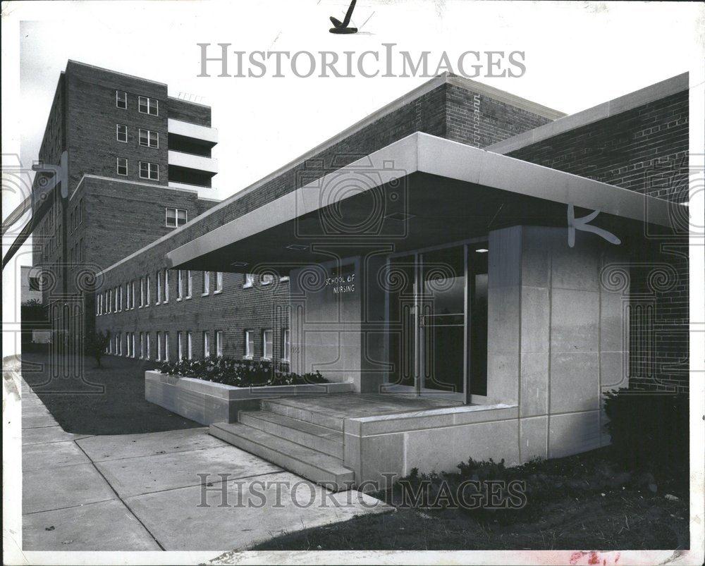 1956 Press Photo Sinal Hospital Nursing School Drug - RRV46603 - Historic Images