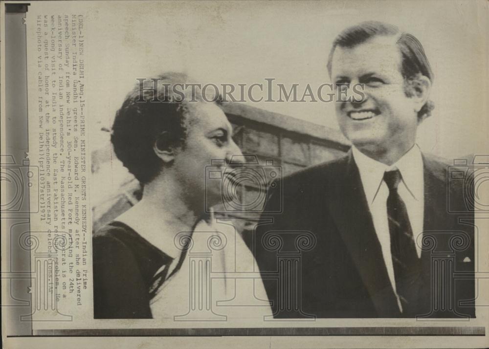 1971 Photo Prime Minister Indira Gandhi Greets Kennedy - RRV17675 - Historic Images