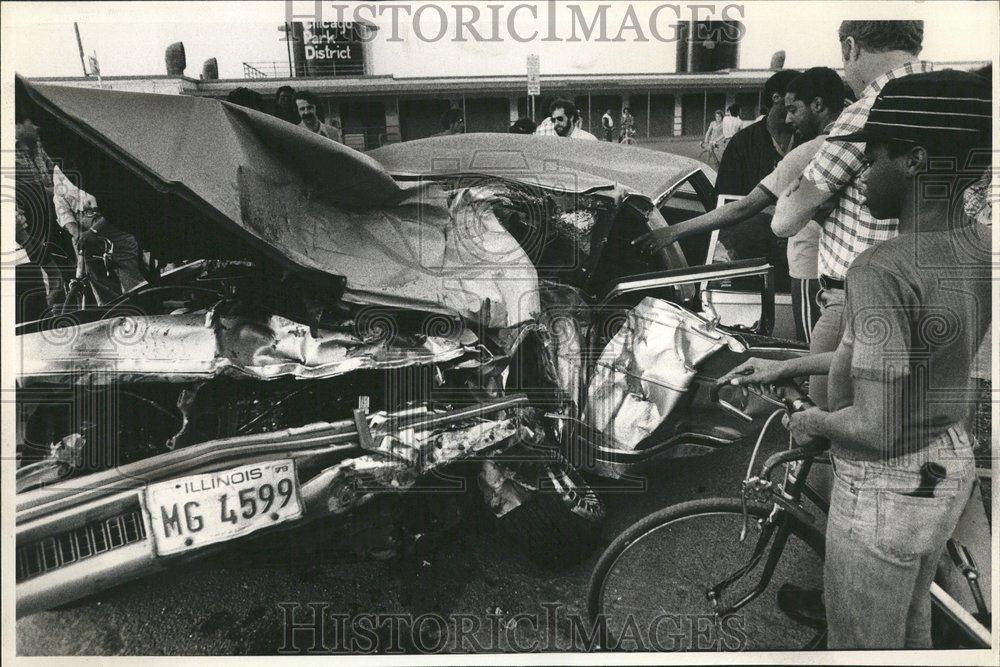 1981 Press Photo Auto Collision Lake Shore Drive - RRV57337 - Historic Images