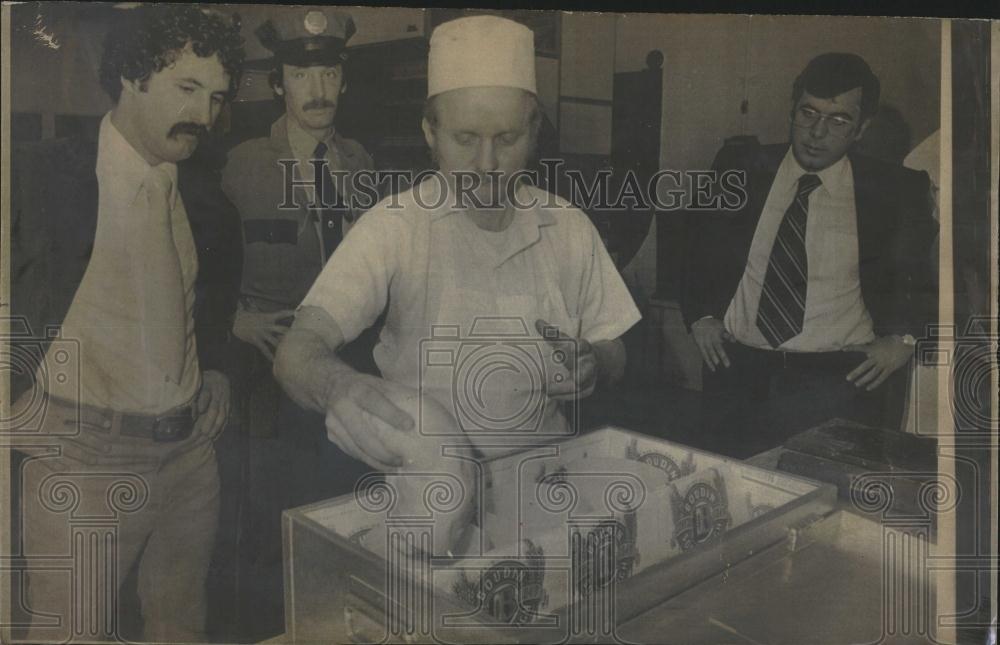 1976 Press Photo San Francisco Baker Mother Dough - RRV03773 - Historic Images