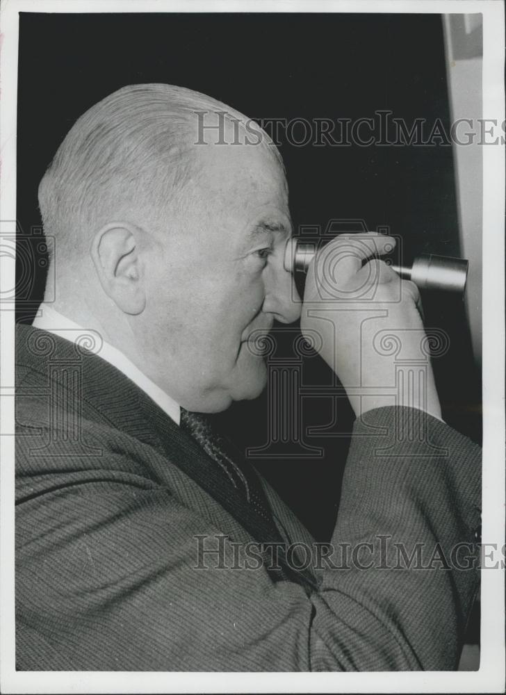 1958 Press Photo Lord Mills Minister Of Power Opened Exhibition On Clean Air - Historic Images